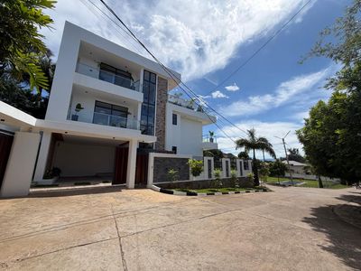 Brand New 5 Bedroom Luxury House in Kibagabaga — Kibagabaga, Gasabo, Kigali